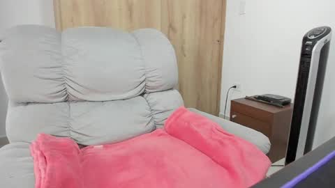 Hellen Sofia instagram hellen5546 online show from April 21, 2026, 1:39 pm