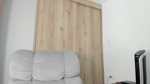 Snapshot of xspecialroomx chatting on May 7, 2026, 12:21 pm Hellen Sofia instagram hellen5546 online show from May 7, 2026, 12:21 pm