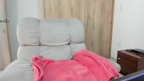 Snapshot of xspecialroomx chatting on May 27, 2026, 8:06 pm Hellen Sofia instagram hellen5546 online show from May 27, 2026, 8:06 pm