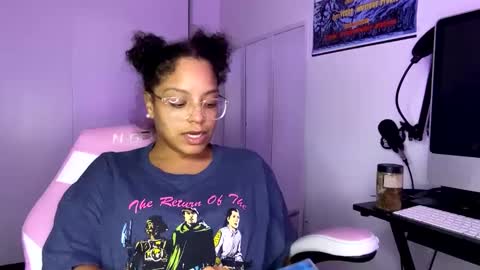 xStarGazingx online show from September 18, 2025, 10:45 pm