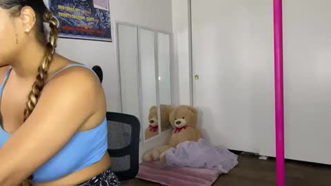 xStarGazingx online show from October 14, 2025, 8:31 pm