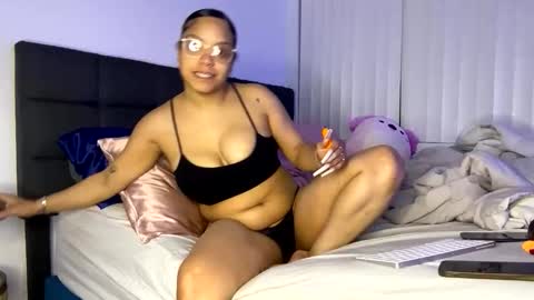 xStarGazingx online show from April 20, 2026, 7:55 am