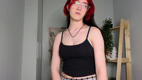 xteeenx online show from January 23, 2025, 5:35 am