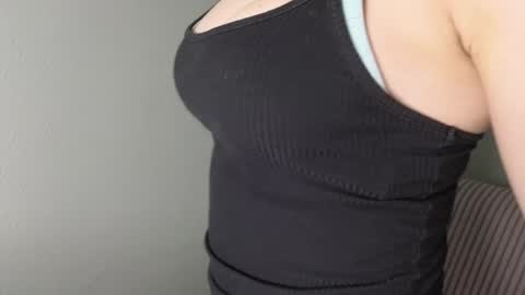 xteeenx online show from January 30, 2025, 5:09 am