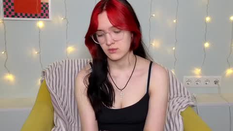 xteeenx online show from February 6, 2025, 2:22 am