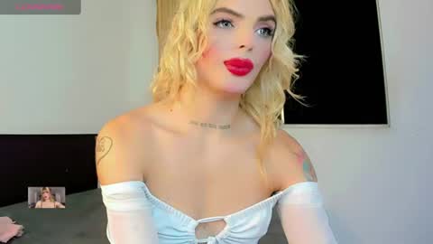 Snapshot of xthesexyboyx chatting on June 16, 2026, 7:33 am Femboy Exotic online show from June 16, 2026, 7:33 am