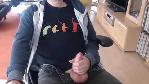 Snapshot of xtommix69 chatting on October 23, 2025, 12:04 pm xtommix69 online show from October 23, 2025, 12:04 pm