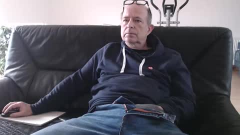 Snapshot of xtommix69 chatting on December 14, 2025, 10:09 am xtommix69 online show from December 14, 2025, 10:09 am