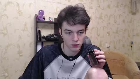 traqqq online show from February 19, 2025, 9:47 pm