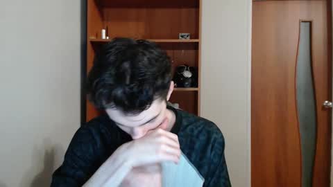 traqqq online show from September 12, 2025, 7:36 pm