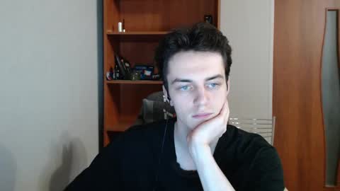 traqqq online show from September 23, 2025, 8:45 pm