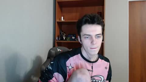 traqqq online show from October 2, 2025, 9:00 pm