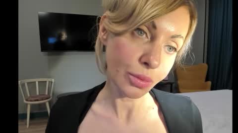 Snapshot of xvaleriax0 chatting on September 13, 2025, 1:05 am xvaleriax0 online show from September 13, 2025, 1:05 am