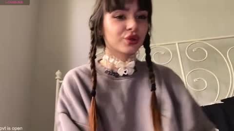 Snapshot of xx_lily chatting on June 11, 2026, 11:08 am Lily online show from June 11, 2026, 11:08 am