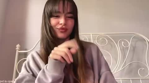 Snapshot of xx_lily chatting on July 23, 2026, 12:14 pm Lily online show from July 23, 2026, 12:14 pm
