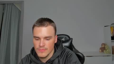 raul online show from December 3, 2025, 9:02 pm