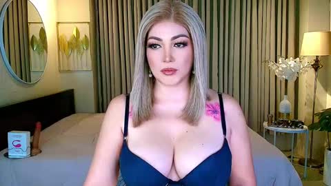 MISS NATALIA online show from September 30, 2025, 12:37 am