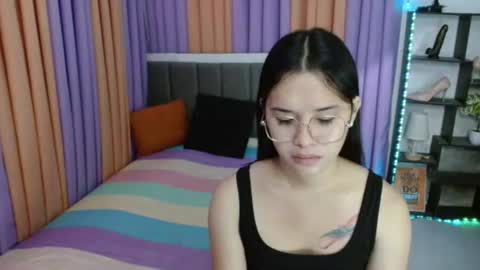 CHLOES ROOM online show from November 8, 2025, 6:02 am