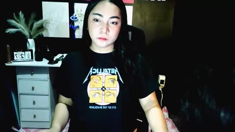 xxirene online show from November 27, 2025, 5:09 am