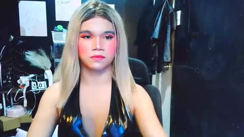 xxirene online show from March 6, 2026, 2:08 am