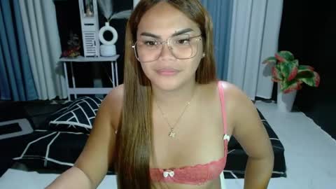 Snapshot of xxkylie_smithxx chatting on April 26, 2026, 5:32 pm Kylie Smith online show from April 26, 2026, 5:32 pm