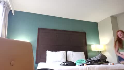 xxmariebliss online show from September 14, 2025, 10:42 pm