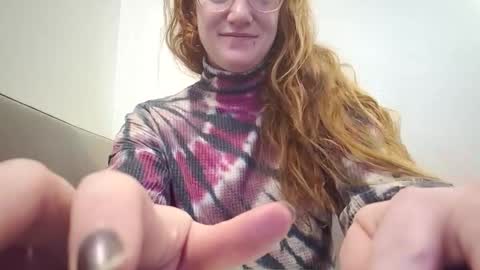 xxmariebliss online show from April 19, 2026, 1:43 pm