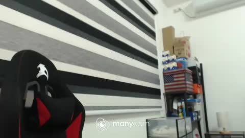 Snapshot of xxmonsterbigcockxx chatting on January 25, 2025, 3:19 am Kaycee online show from January 25, 2025, 3:19 am