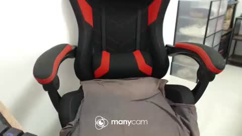 Snapshot of xxmonsterbigcockxx chatting on September 18, 2025, 1:40 am Kaycee online show from September 18, 2025, 1:40 am