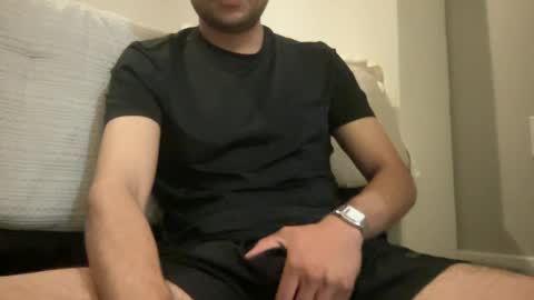 xxreyoo online show from June 14, 2026, 2:57 am