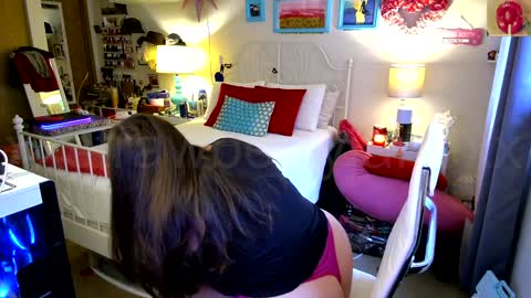 Strawberry Jane online show from January 17, 2025, 6:33 pm