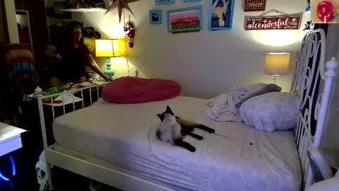 Strawberry Jane online show from November 23, 2025, 7:19 am