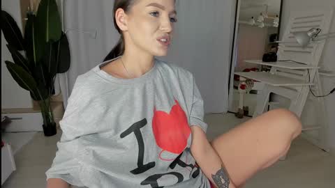 xxx_leila online show from December 12, 2024, 9:40 am