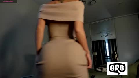 xxx_leila online show from October 21, 2025, 10:05 am