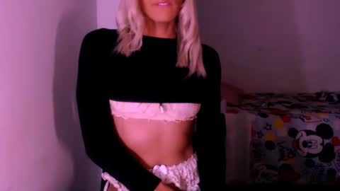 Chiara online show from October 25, 2025, 4:42 am