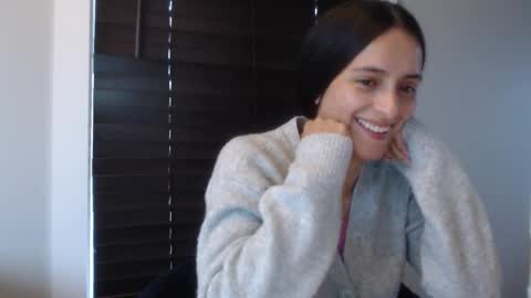 Lola online show from October 20, 2025, 7:14 pm