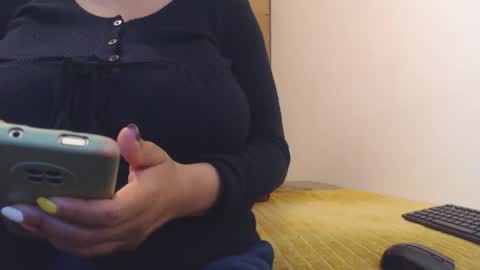 Snapshot of xxxbustybabe27x chatting on May 15, 2026, 12:01 pm Ayanda online show from May 15, 2026, 12:01 pm