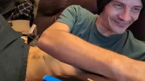 xxfredmtl18xx online show from January 13, 2025, 12:24 pm