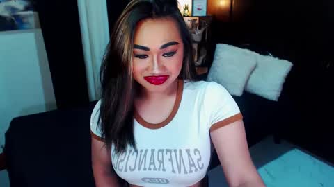 OLIVIA online show from December 6, 2024, 2:17 pm