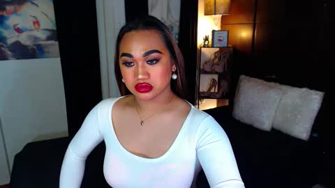 OLIVIA online show from December 16, 2024, 3:54 pm