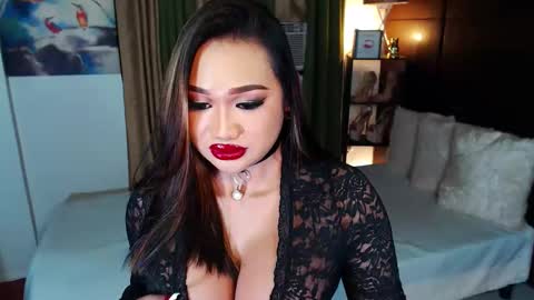 OLIVIA online show from February 16, 2025, 9:48 pm