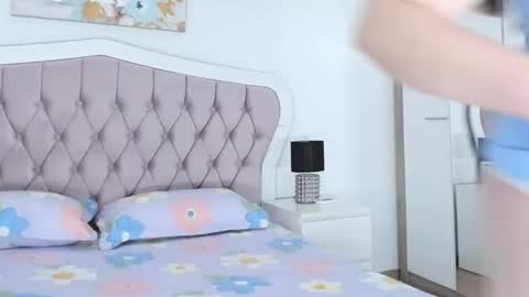 Elvira online show from February 26, 2026, 4:00 am