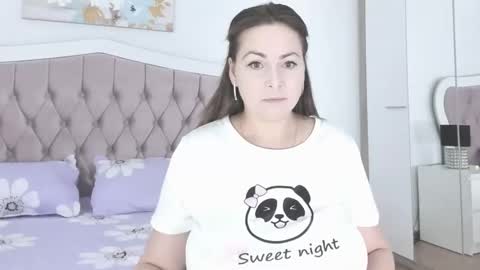 Elvira online show from March 29, 2026, 7:08 am