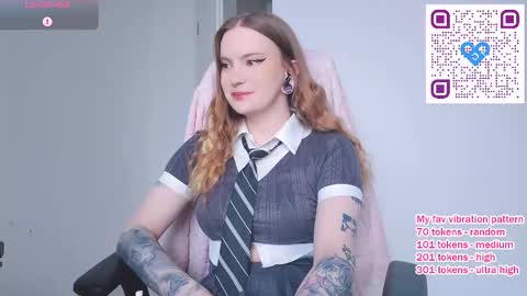 Keira online show from February 21, 2026, 8:48 am