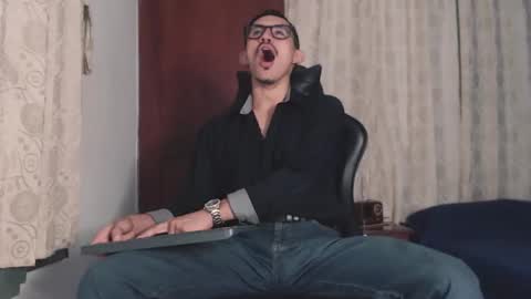 Kev online show from October 12, 2025, 8:08 pm