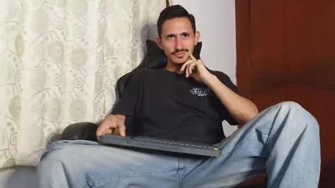 Snapshot of xxxhome_alonexxx chatting on June 5, 2026, 8:14 pm Kev online show from June 5, 2026, 8:14 pm