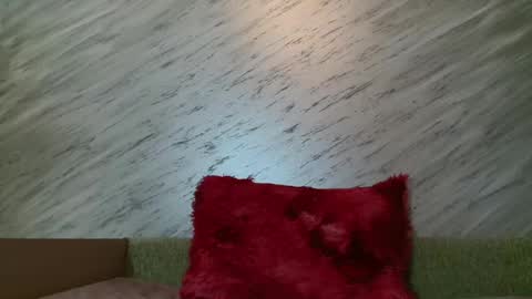 Lola online show from March 3, 2025, 2:48 pm