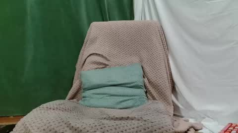 Lola online show from April 21, 2026, 7:06 pm