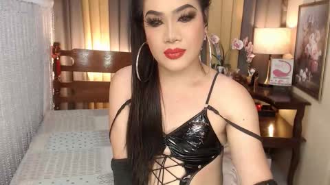 Snapshot of xxxmiss_cathyxxx chatting on February 12, 2026, 7:47 am QUEENCY online show from February 12, 2026, 7:47 am