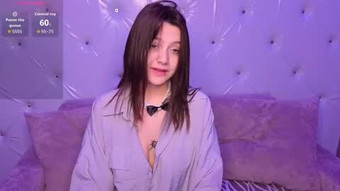 foxy online show from April 19, 2026, 5:29 am